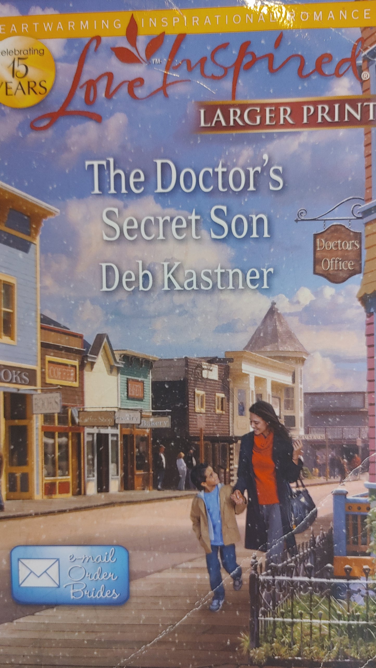 Love Inspired The Doctors Secret Son - Large Print
